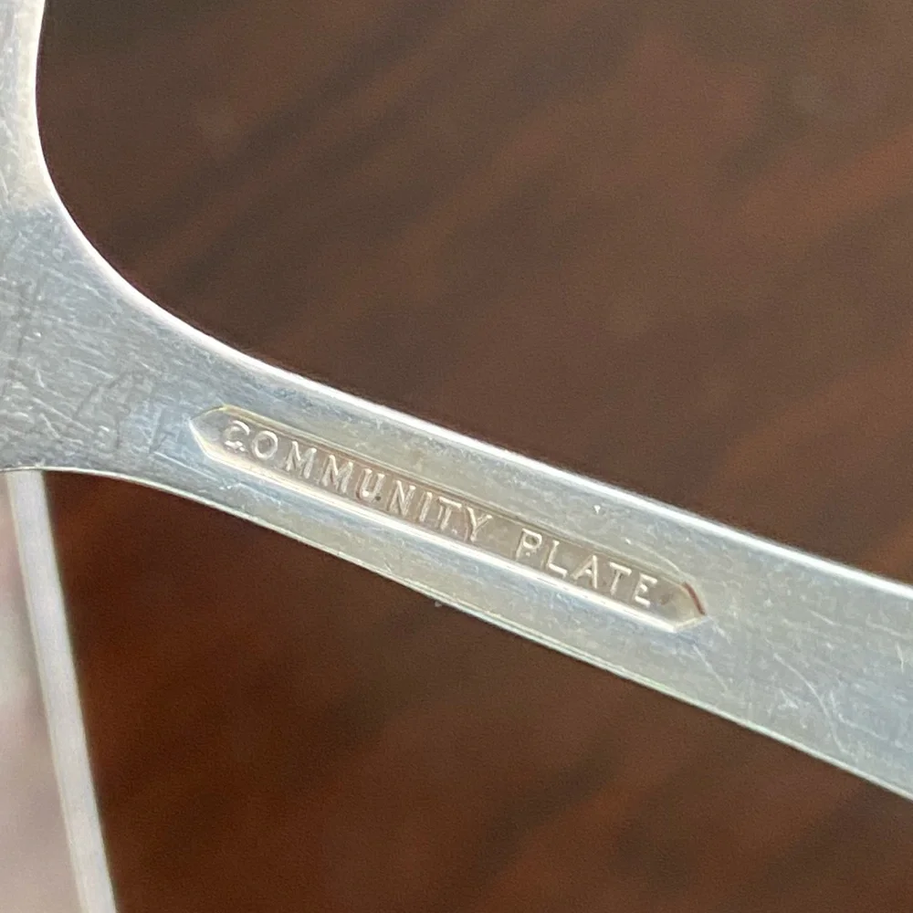 ORIGINAL ROGERS  c1960 HUTTON PATTERN SILVERPLATED TOMATO SERVER & Bon Bon Serve - Picture 5 of 8